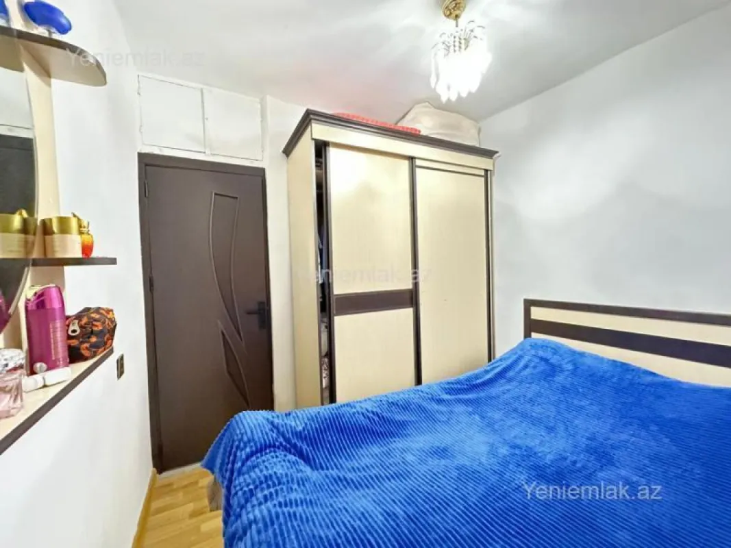 Satılır 1 otaqlı köhnə tikili 38 m²