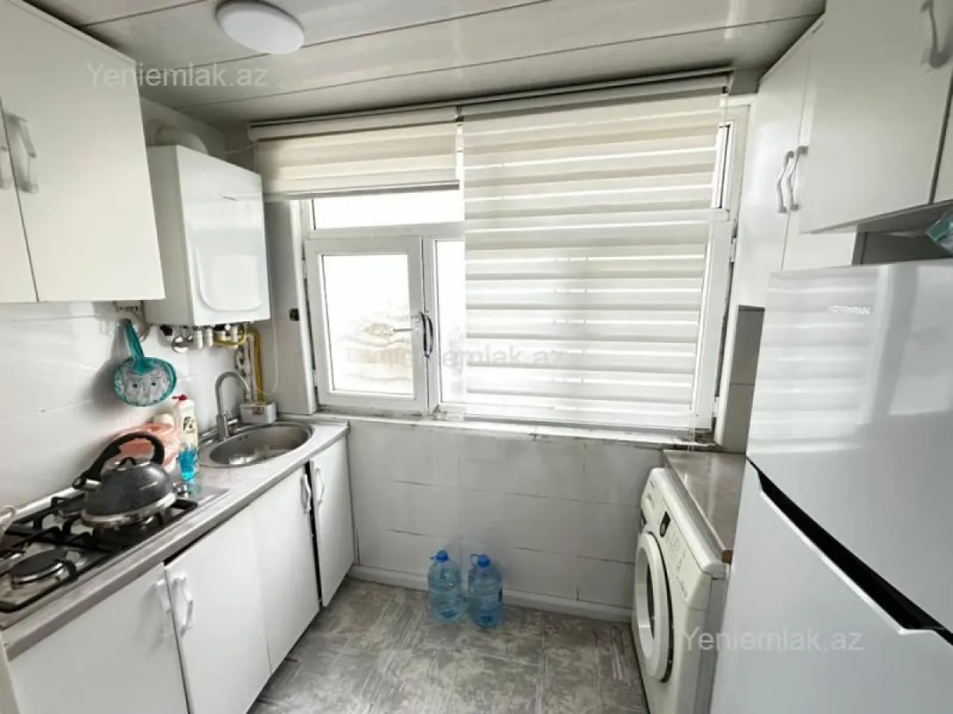 Satılır 1 otaqlı köhnə tikili 38 m²