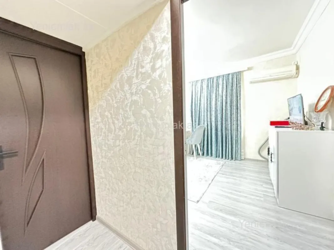 Satılır 1 otaqlı köhnə tikili 38 m²