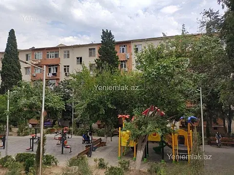 Satılır 4 otaqlı köhnə tikili 115 m² — Bakı, Binəqədi 4 otaq 115.00 m²