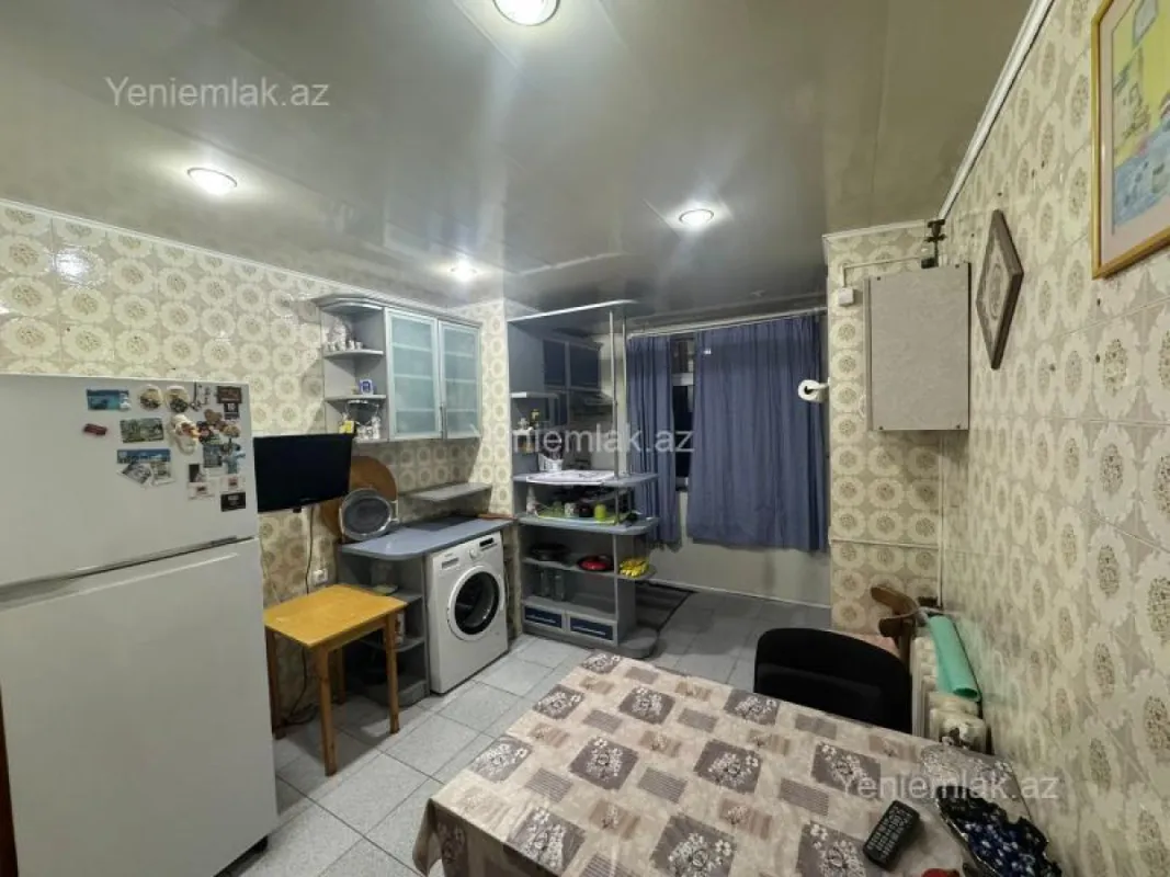 Satılır 4 otaqlı köhnə tikili 115 m²