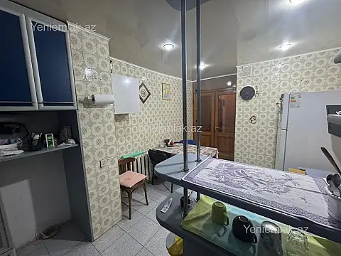 Satılır 4 otaqlı köhnə tikili 115 m²