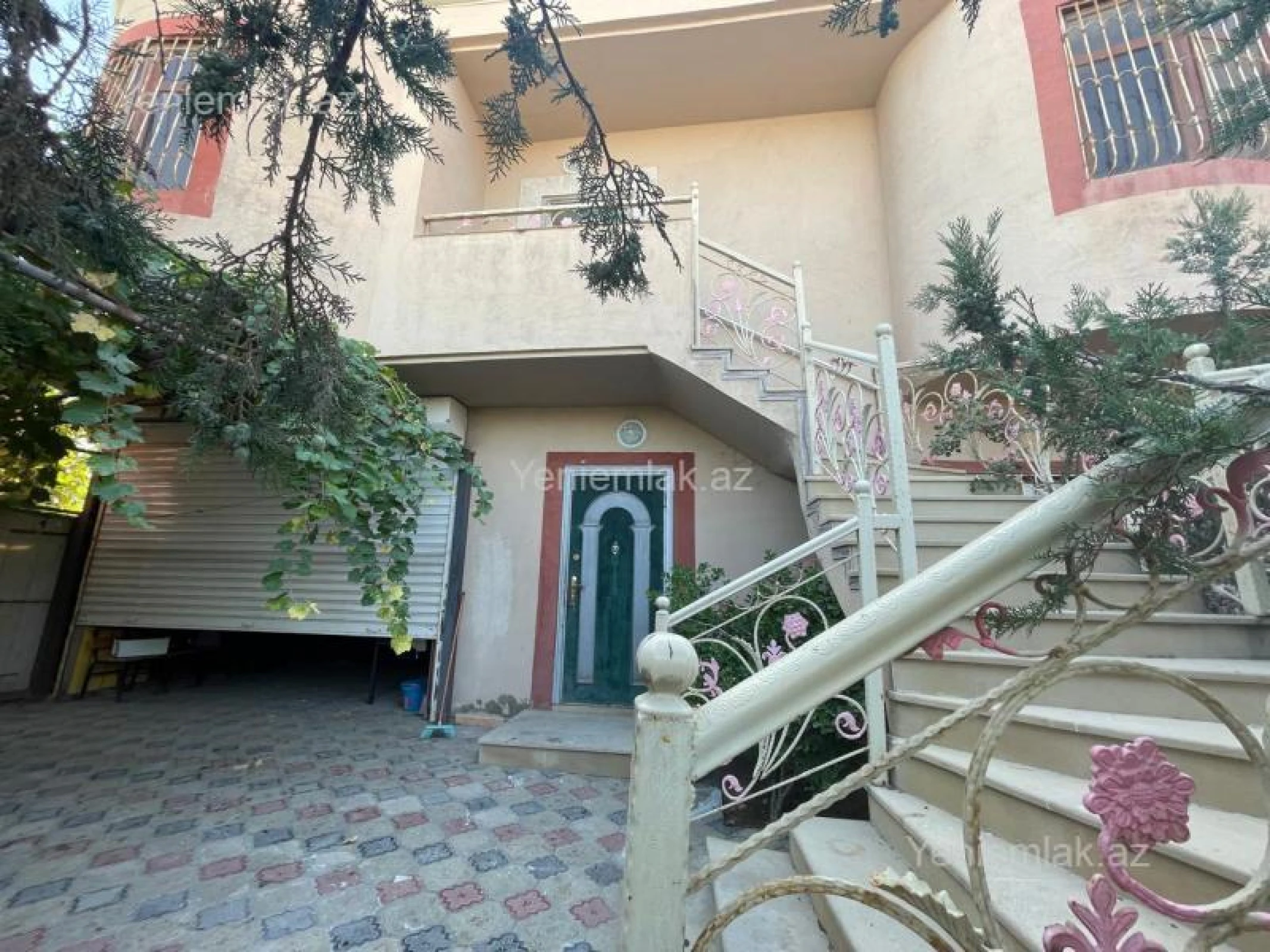 Satılır 7 otaqlı həyət evi 250 m²