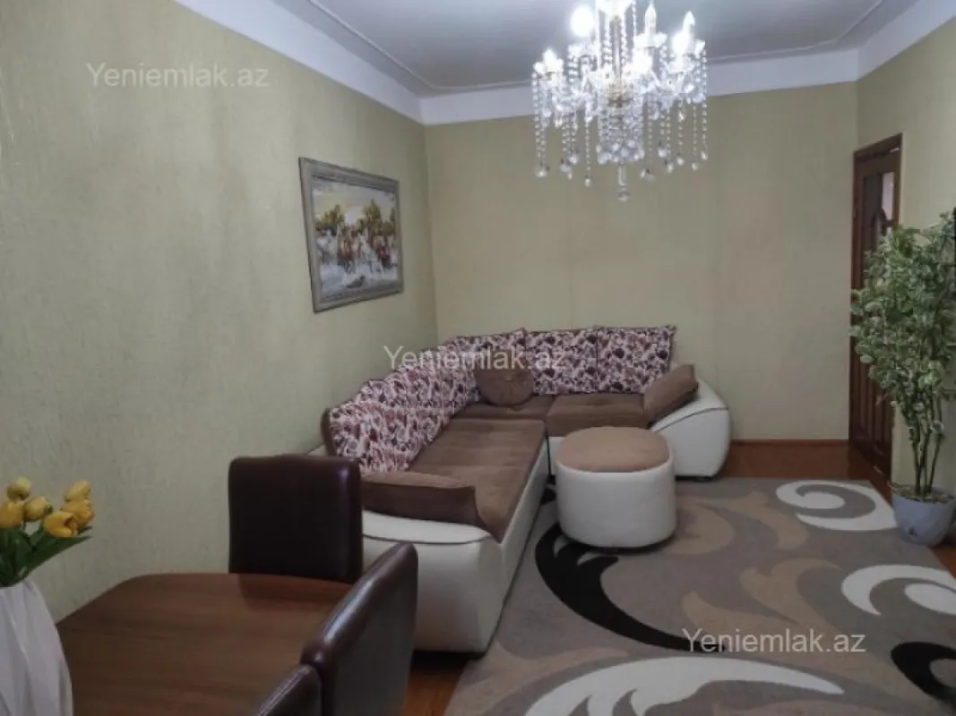 Satılır 3 otaqlı köhnə tikili 90 m²