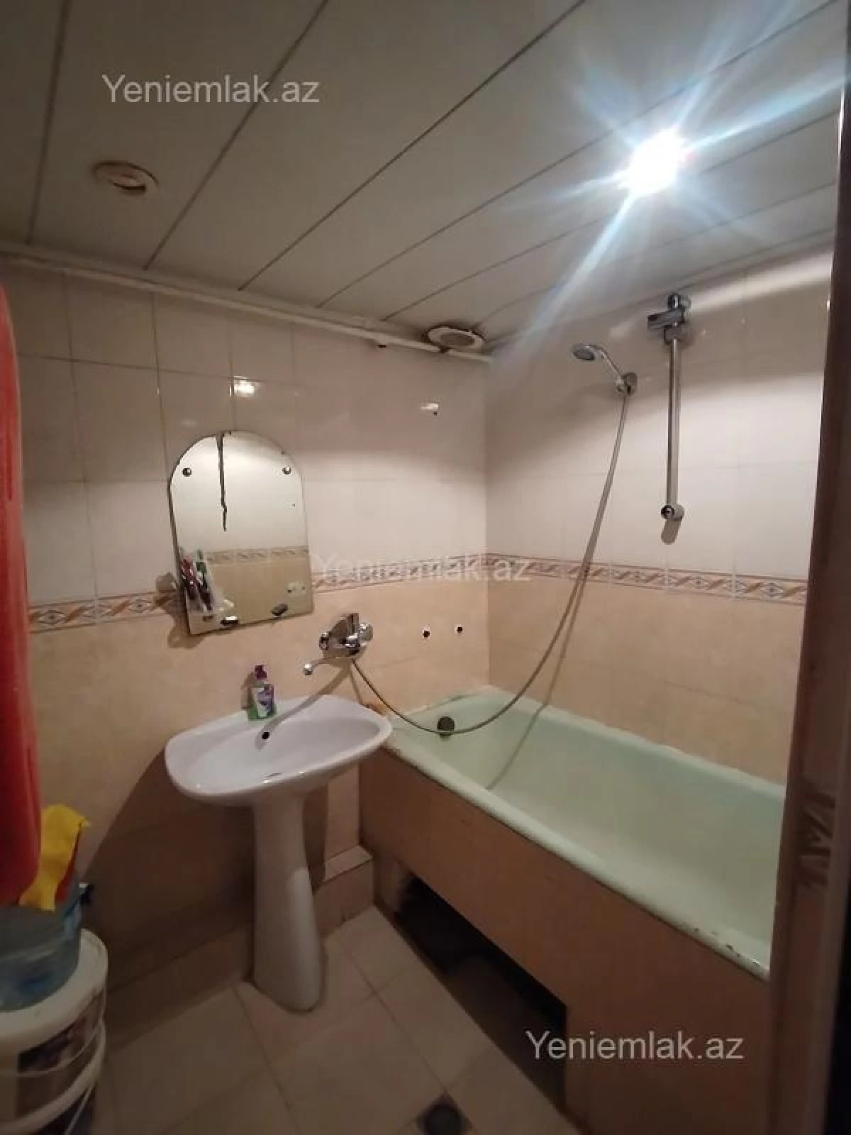 Satılır 3 otaqlı köhnə tikili 55 m²