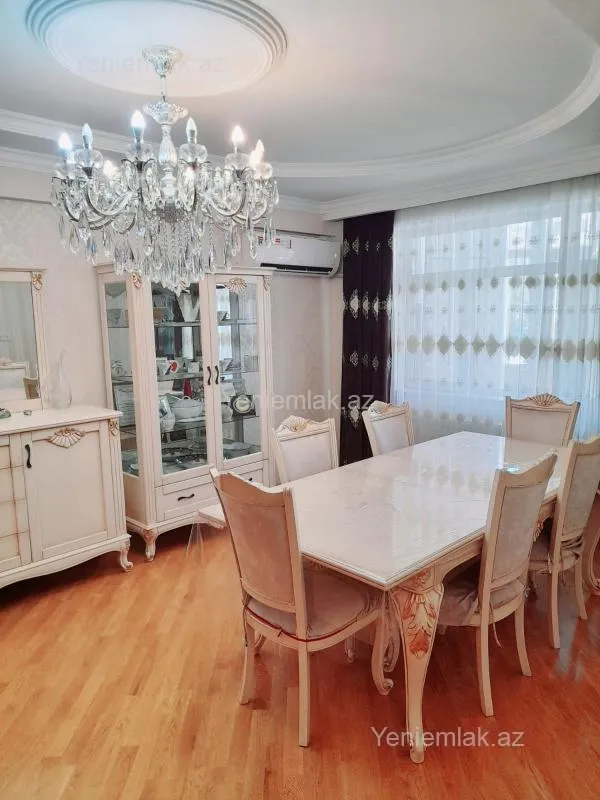Satılır 4 otaqlı yeni tikili 130 m²