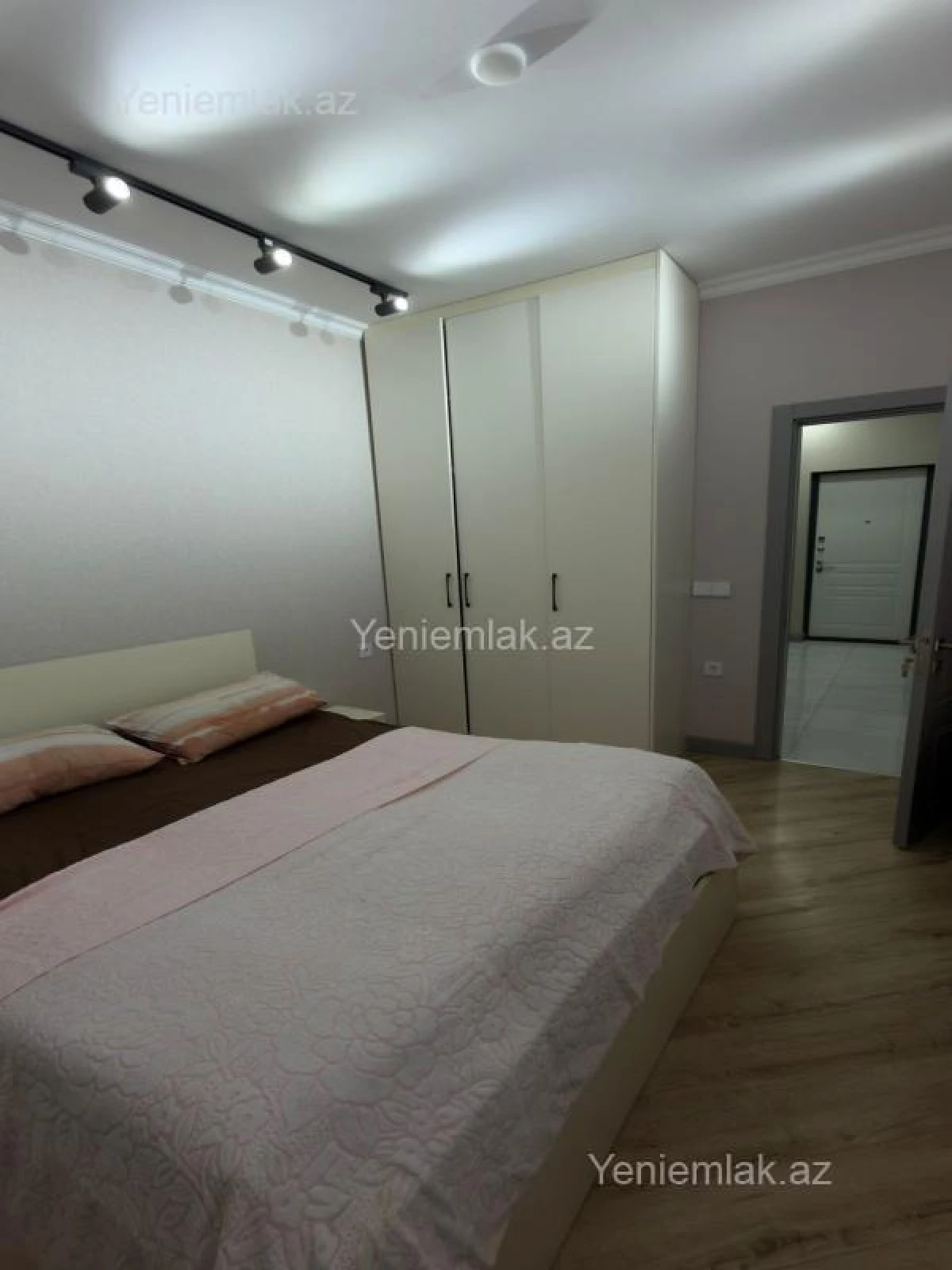 Satılır 2 otaqlı yeni tikili 61 m²