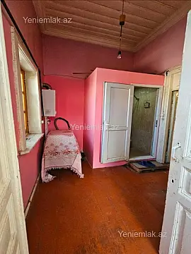 Satılır 3 otaqlı köhnə tikili 55 m²