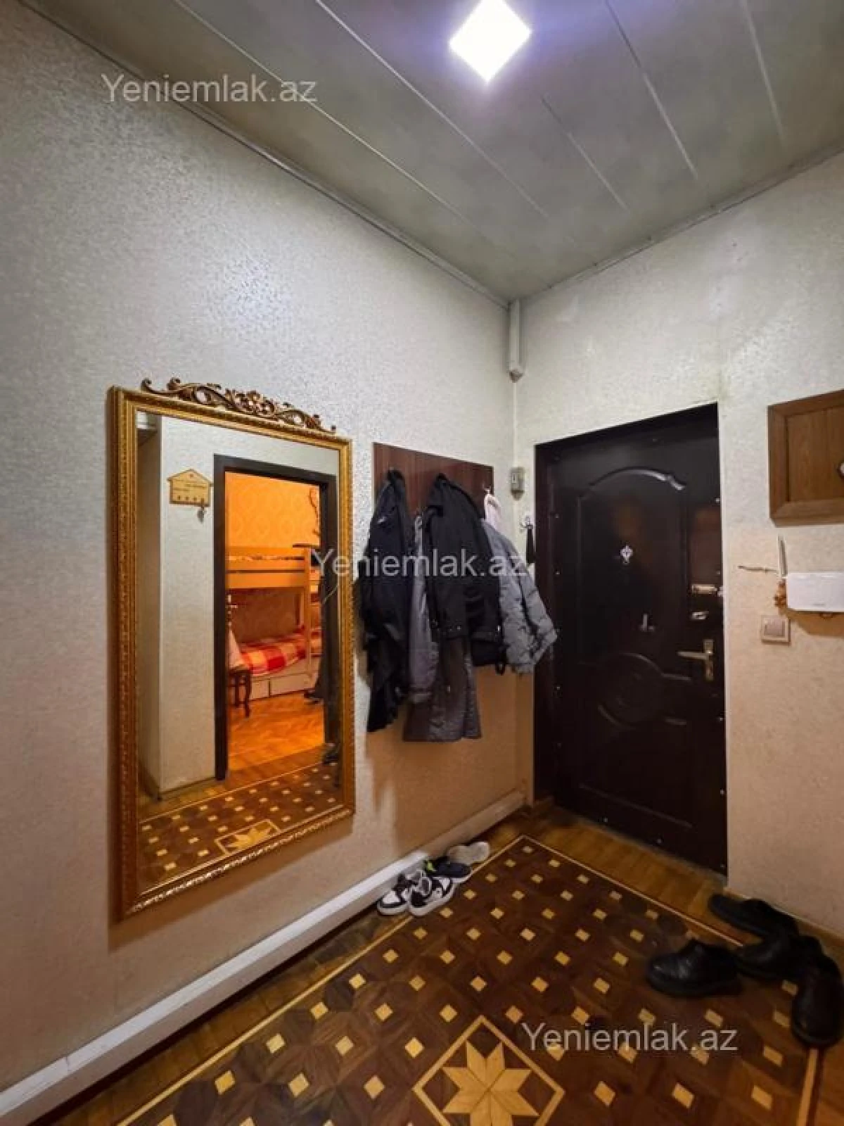 Satılır 3 otaqlı köhnə tikili 70 m²