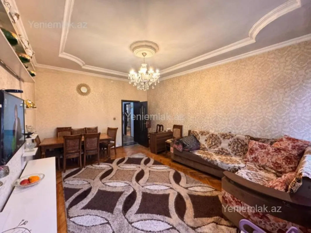 Satılır 3 otaqlı köhnə tikili 70 m²
