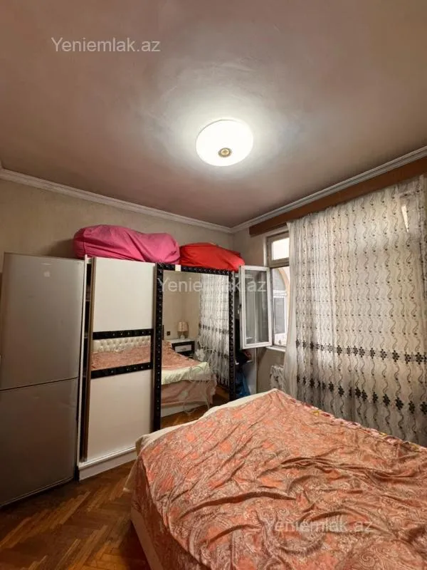 Satılır 3 otaqlı köhnə tikili 70 m²