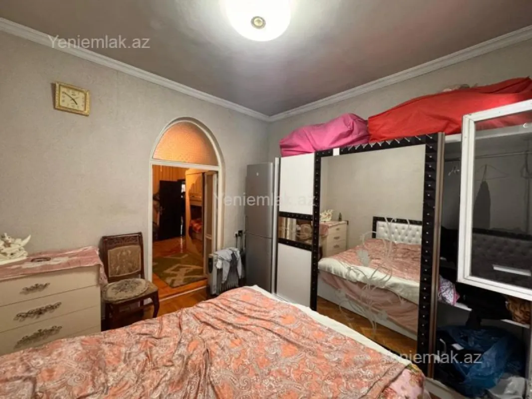 Satılır 3 otaqlı köhnə tikili 70 m²