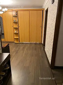 Satılır 4 otaqlı köhnə tikili 110 m²