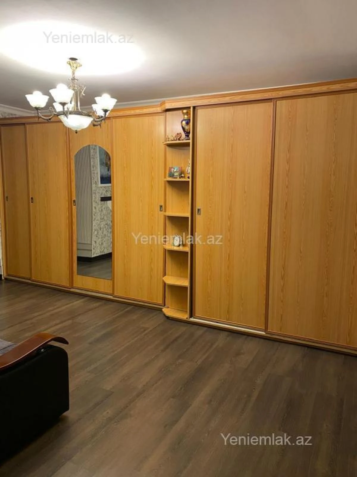 Satılır 4 otaqlı köhnə tikili 110 m²