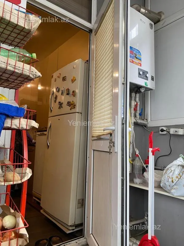 Satılır 4 otaqlı köhnə tikili 110 m²