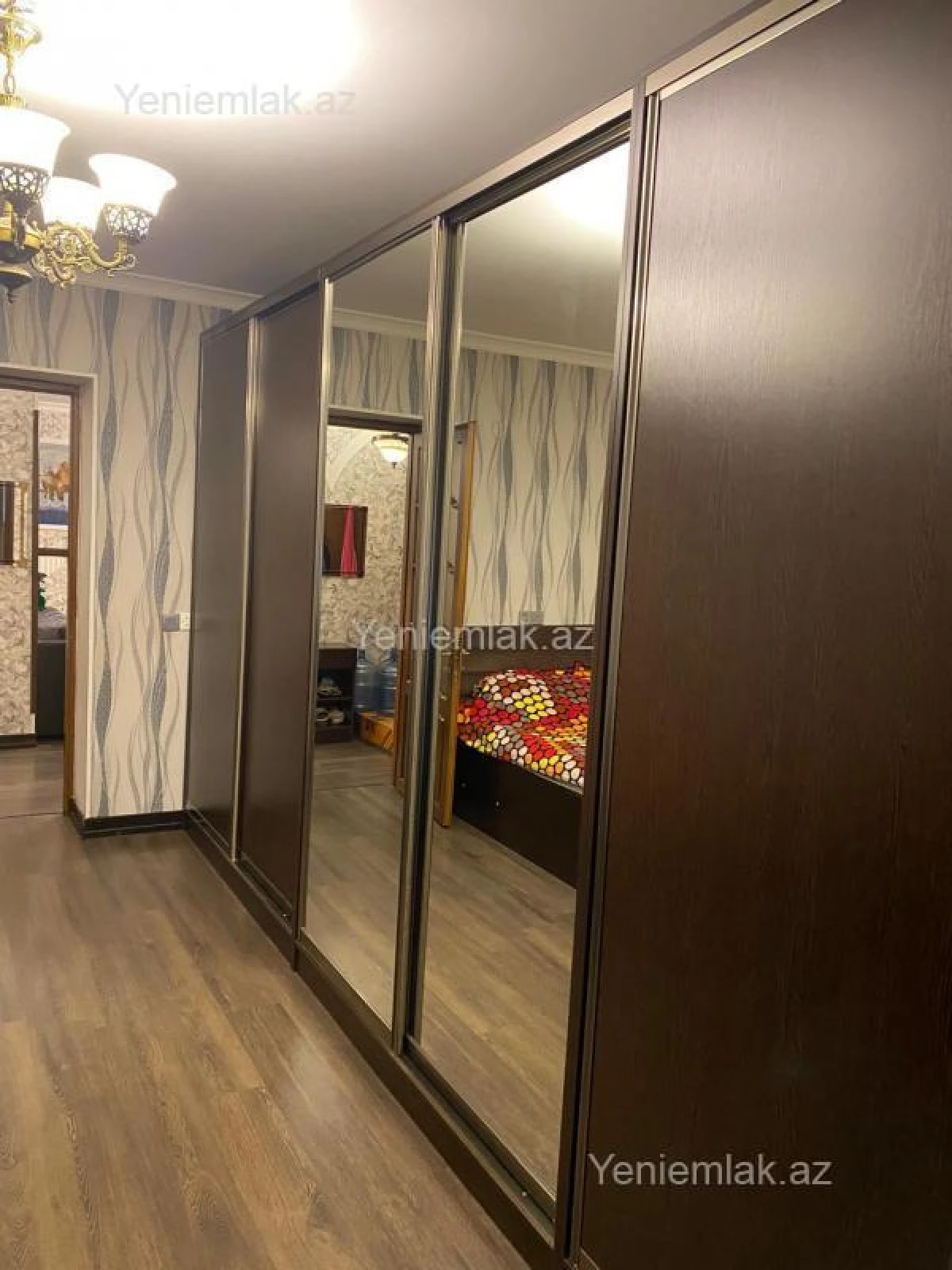 Satılır 4 otaqlı köhnə tikili 110 m²