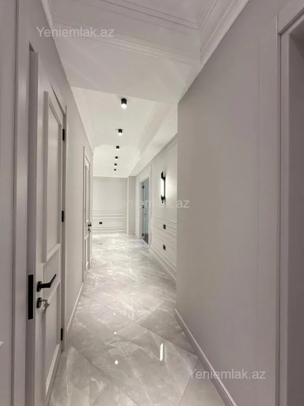 Satılır 4 otaqlı yeni tikili 190 m²