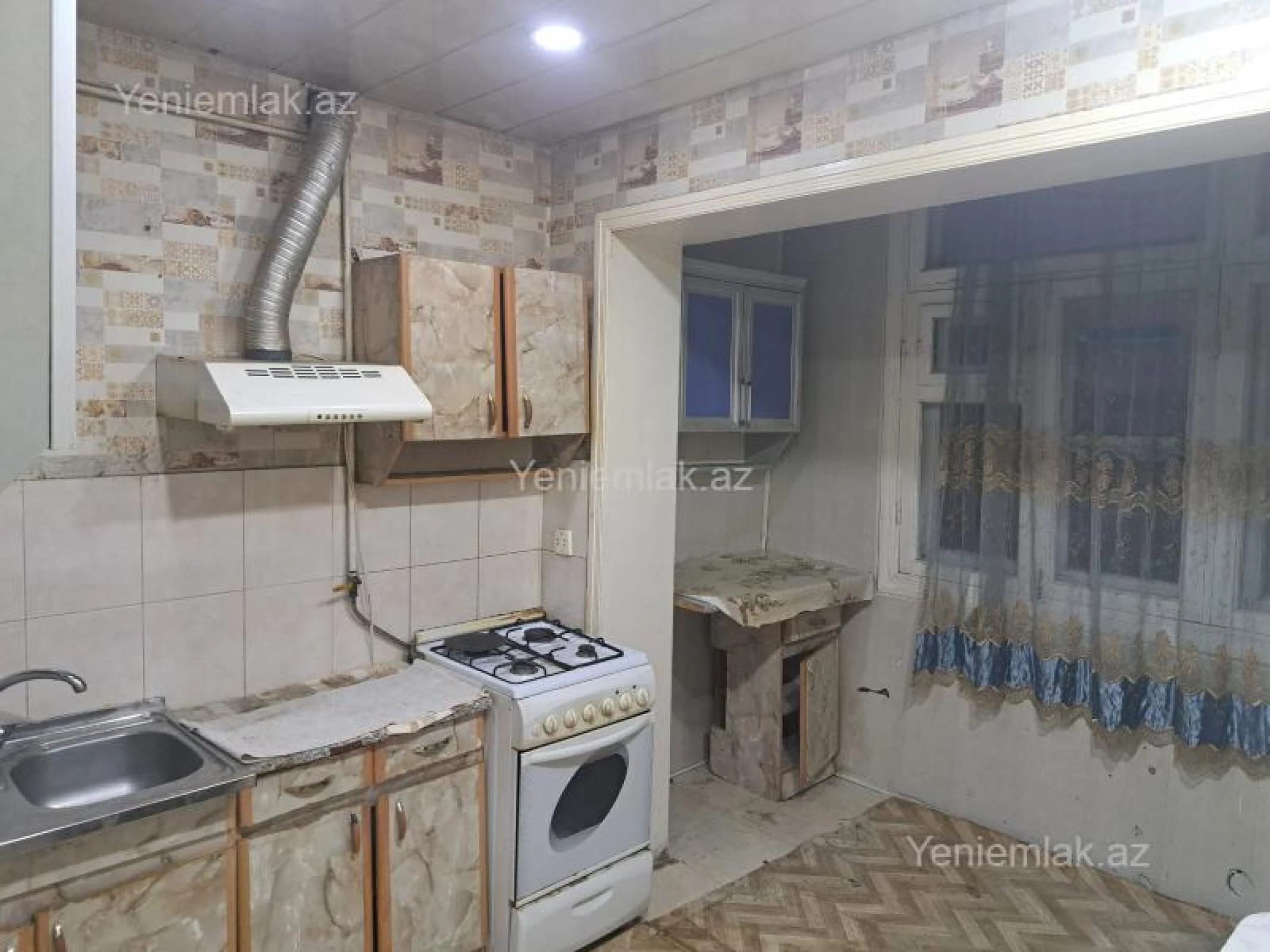 Satılır 2 otaqlı köhnə tikili 55 m²