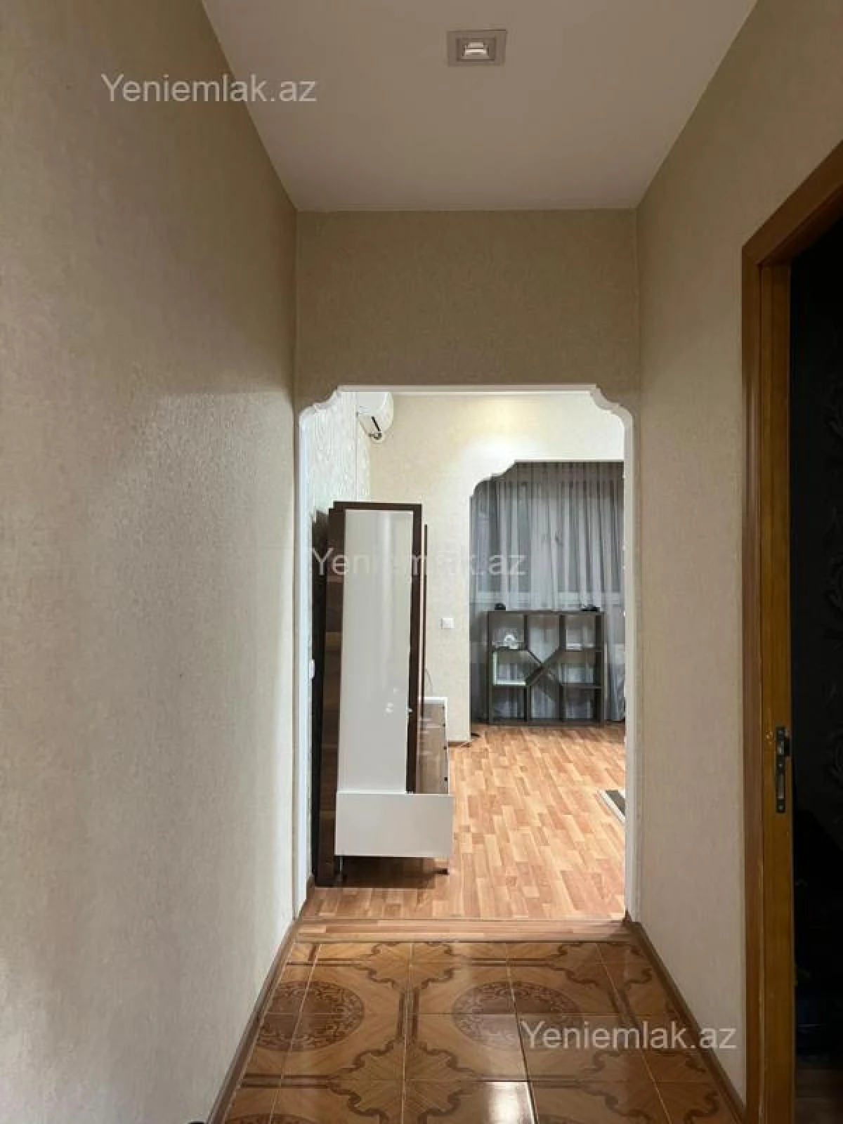 Satılır 2 otaqlı köhnə tikili 60 m²