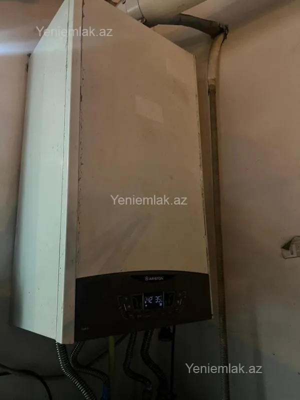 Satılır 2 otaqlı köhnə tikili 60 m²