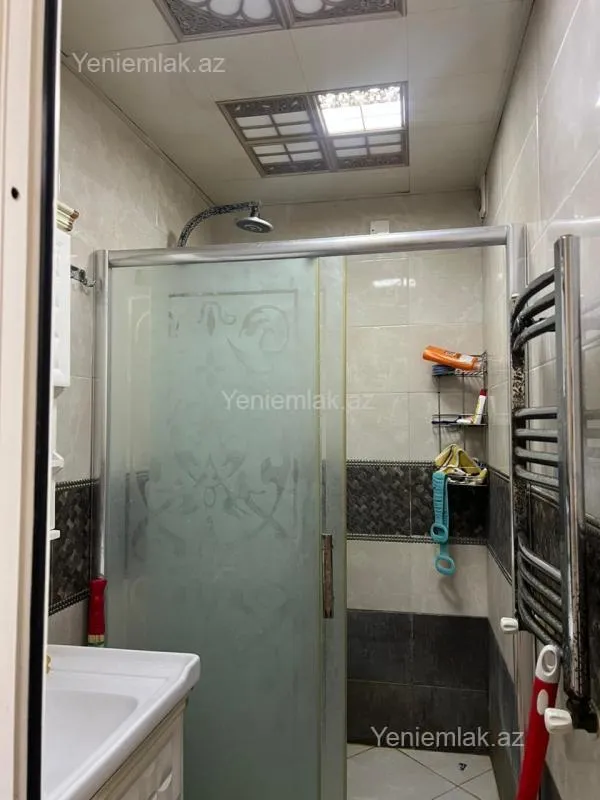 Satılır 2 otaqlı köhnə tikili 60 m²