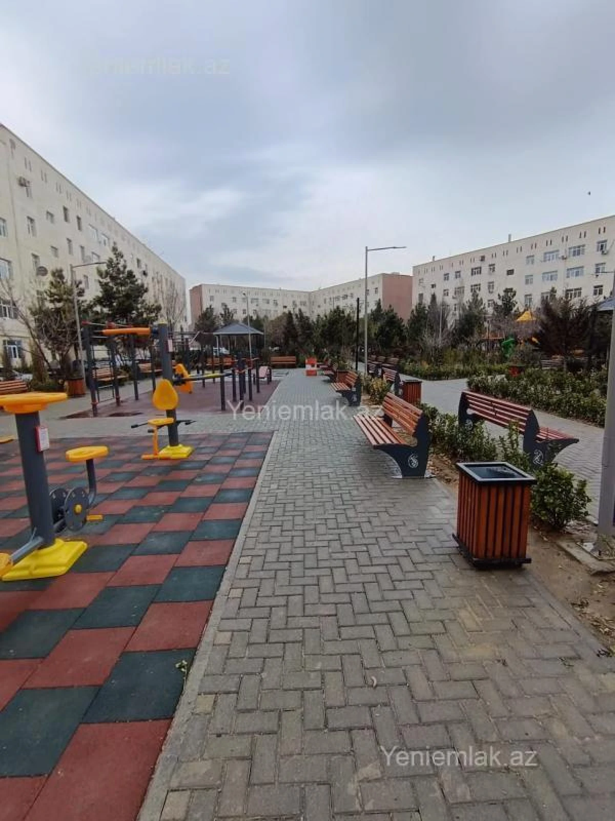 Satılır 3 otaqlı köhnə tikili 74 m²