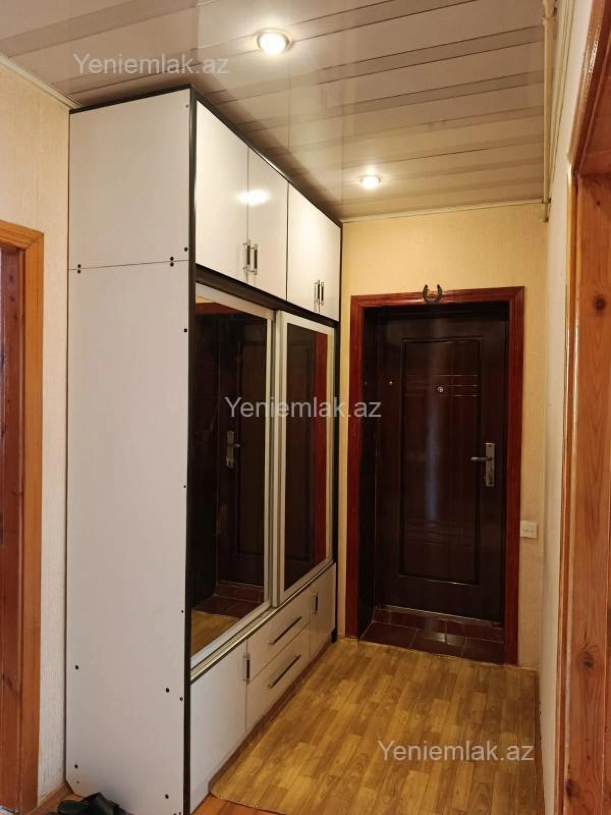 Satılır 3 otaqlı köhnə tikili 74 m²