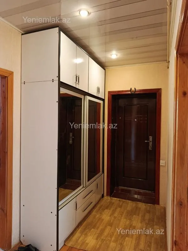 Satılır 3 otaqlı köhnə tikili 74 m²