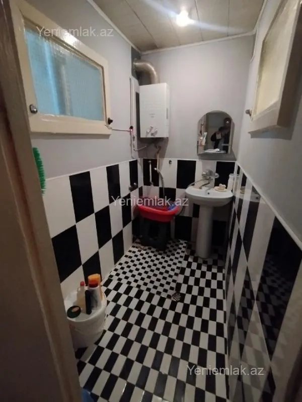 Satılır 2 otaqlı köhnə tikili 50 m²
