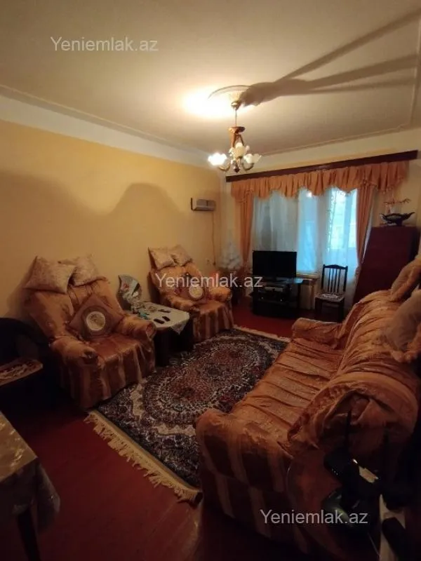 Satılır 2 otaqlı köhnə tikili 50 m²