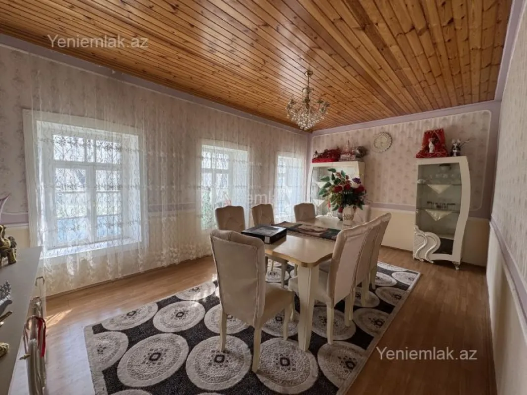 Satılır 5 otaqlı həyət evi 140 m²