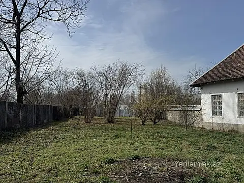 Satılır 5 otaqlı həyət evi 140 m²