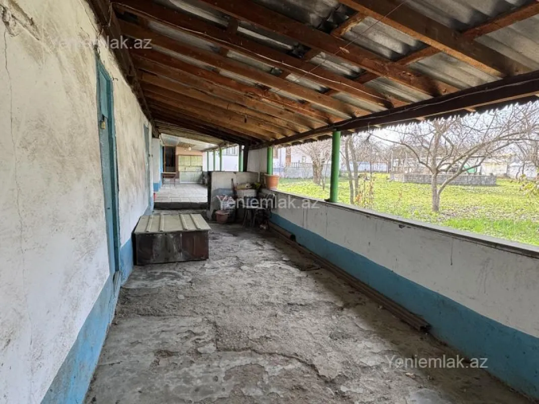 Satılır 5 otaqlı həyət evi 140 m²