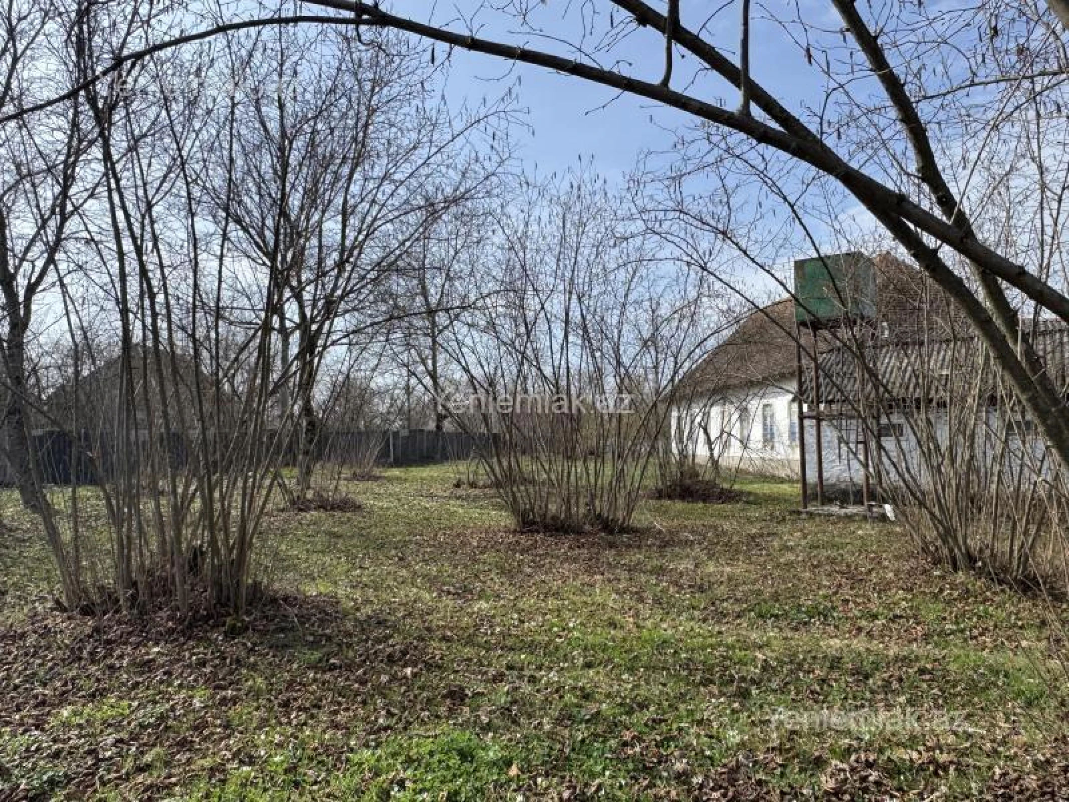 Satılır 5 otaqlı həyət evi 140 m²