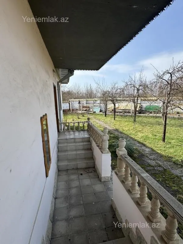 Satılır 5 otaqlı həyət evi 140 m²