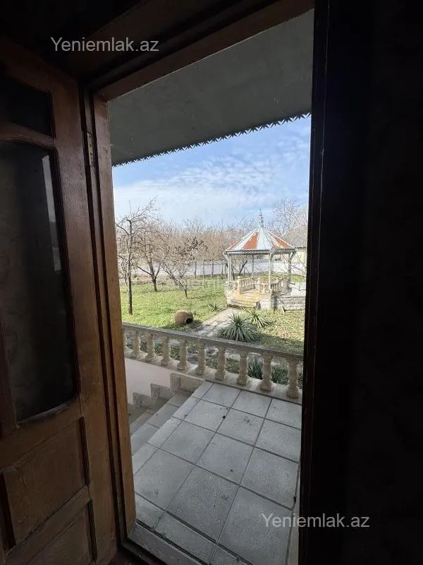 Satılır 5 otaqlı həyət evi 140 m²