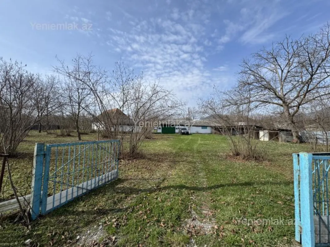 Satılır 5 otaqlı həyət evi 140 m²