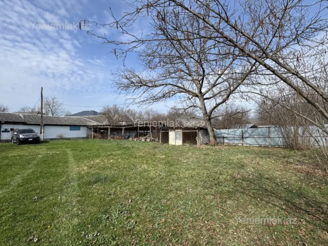 Satılır 5 otaqlı həyət evi 140 m²