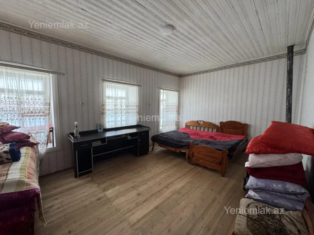 Satılır 5 otaqlı həyət evi 140 m²