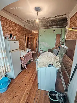 Satılır 2 otaqlı köhnə tikili 60 m²