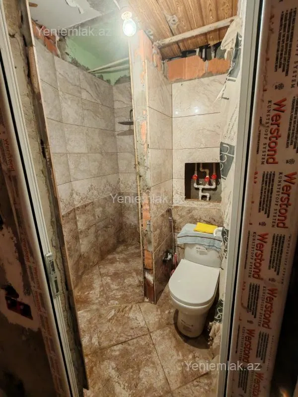 Satılır 2 otaqlı köhnə tikili 60 m²