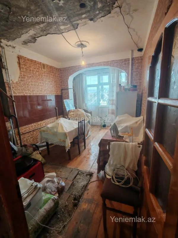 Satılır 2 otaqlı köhnə tikili 60 m²