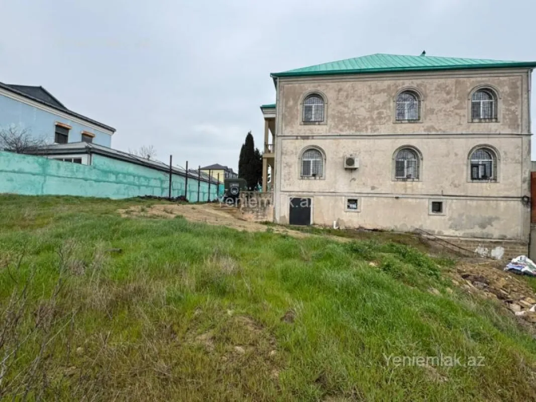 Satılır 8 otaqlı həyət evi 600 m²