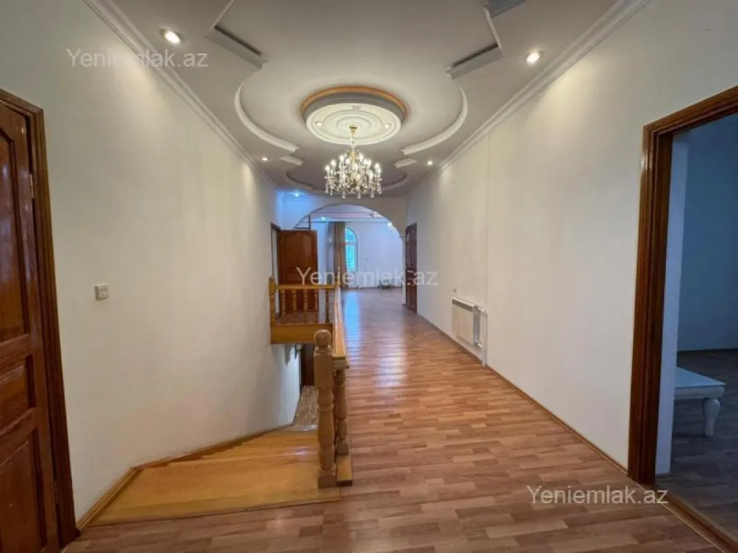 Satılır 8 otaqlı həyət evi 600 m²