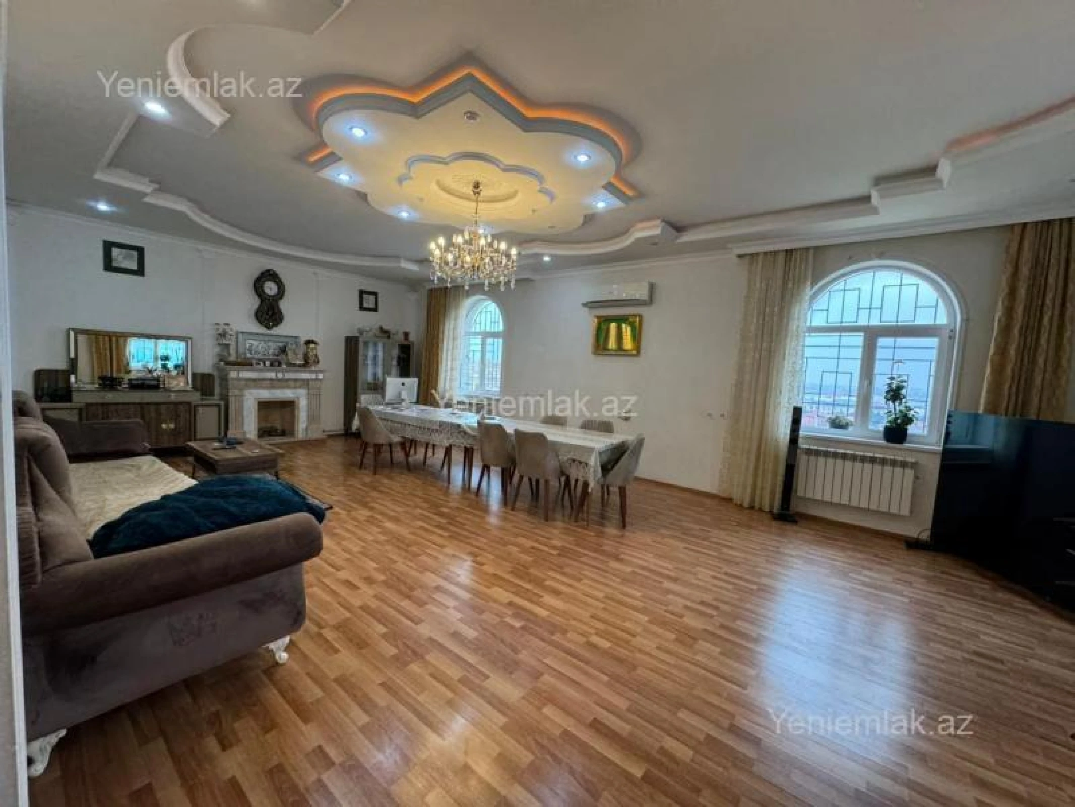 Satılır 8 otaqlı həyət evi 600 m²
