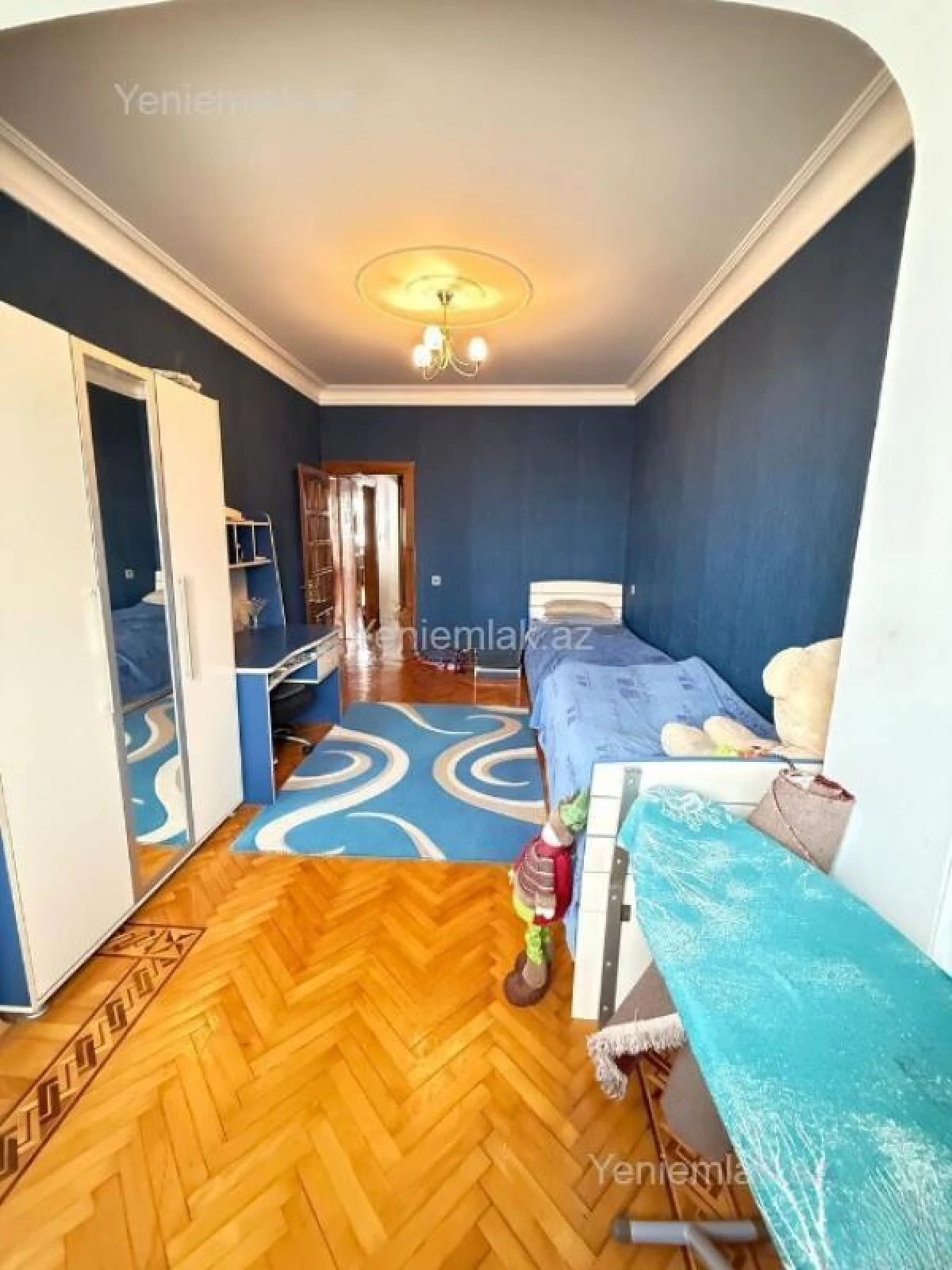 Satılır 3 otaqlı köhnə tikili 90 m²