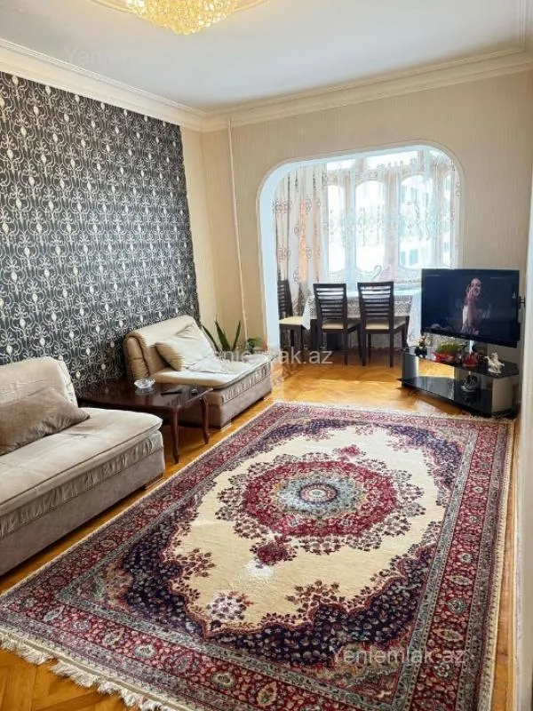 Satılır 3 otaqlı köhnə tikili 90 m²
