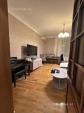 Satılır 3 otaqlı köhnə tikili 90 m²