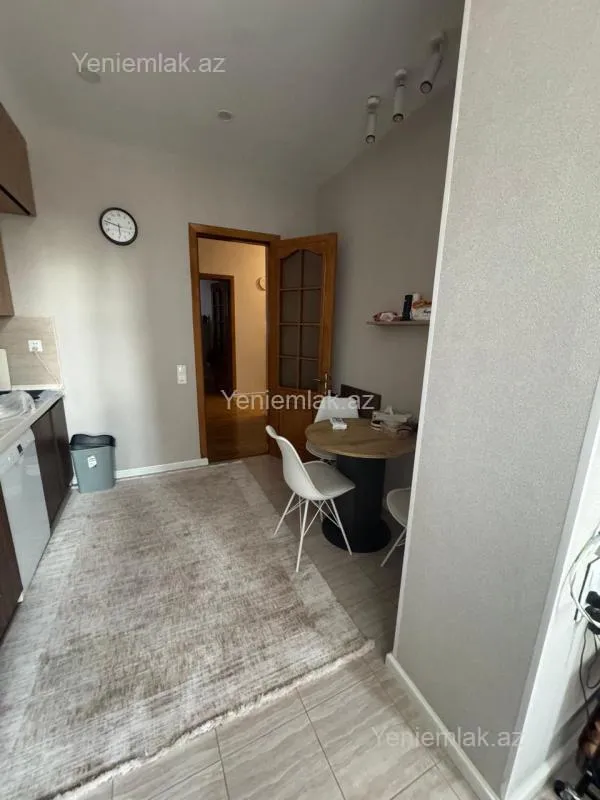 Satılır 3 otaqlı köhnə tikili 90 m²