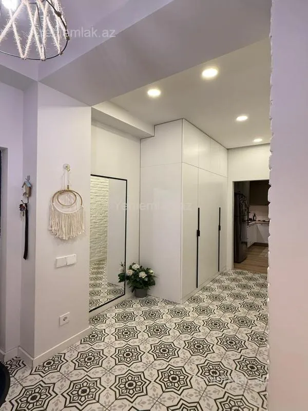 Satılır 3 otaqlı yeni tikili 80 m²